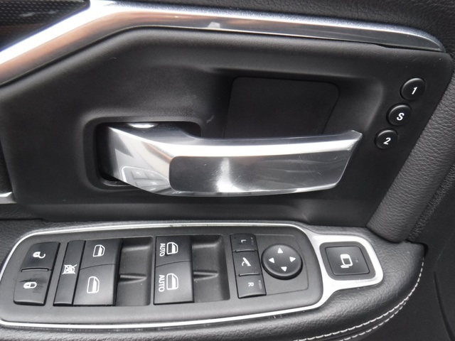 2022 Ram 2500 Laramie photo 17