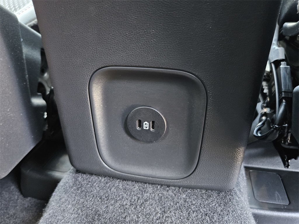 2025 Ford Escape ST-Line Hybrid photo 31