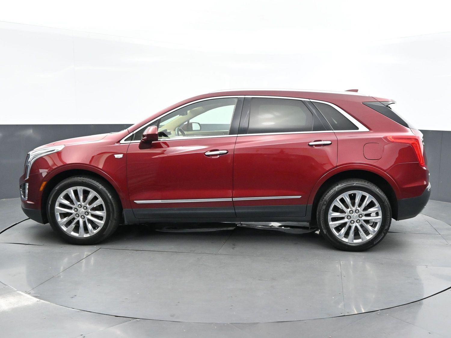 2017 Cadillac XT5 Platinum photo 2