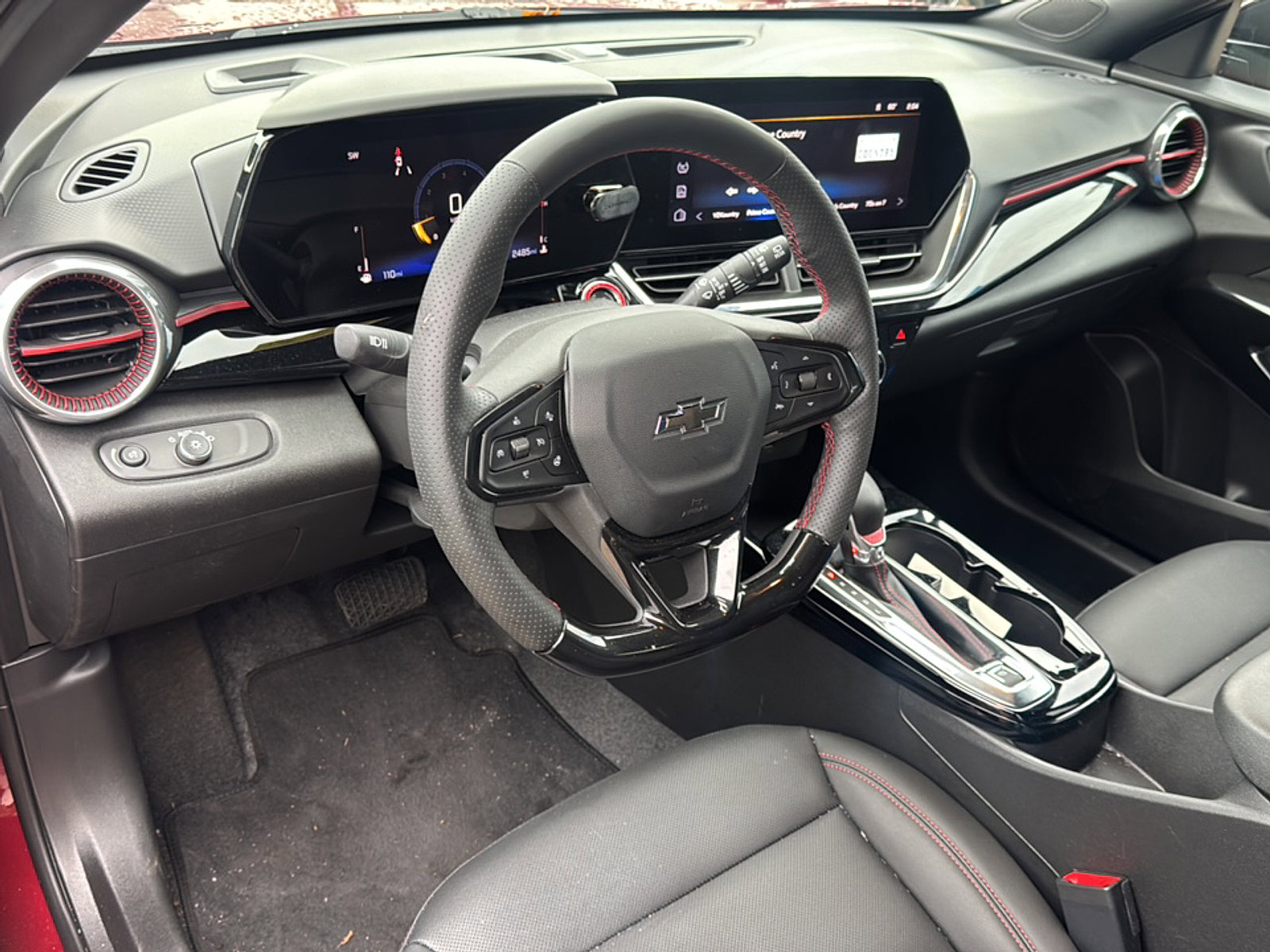 2025 Chevrolet Trax photo 3