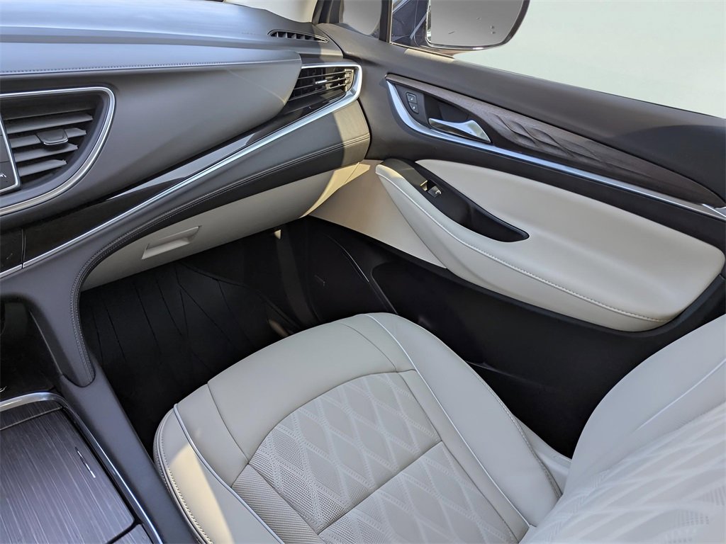 2023 Buick Enclave Avenir photo 25