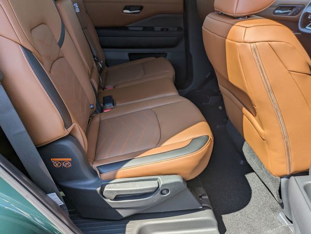 2025 Nissan Pathfinder Platinum photo 26