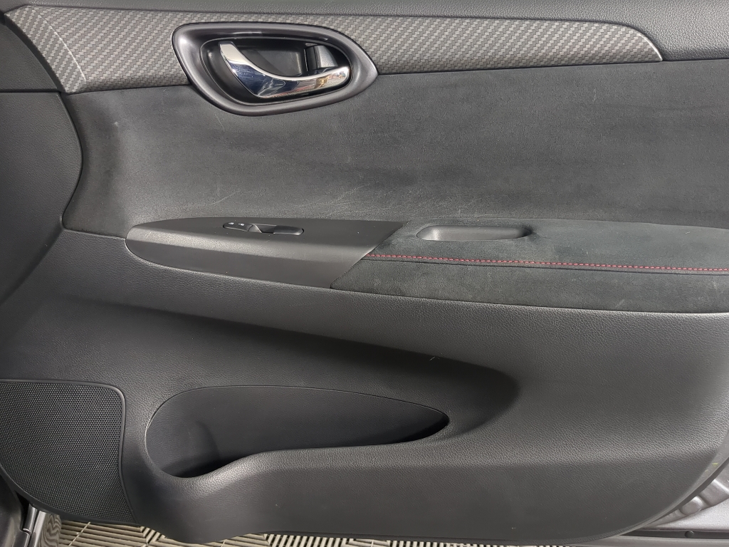 2017 Nissan Sentra Nismo photo 13