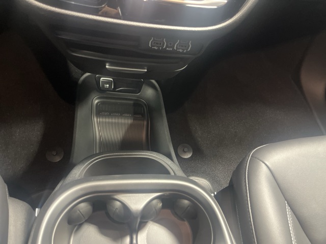 2025 Chrysler Voyager LX photo 14