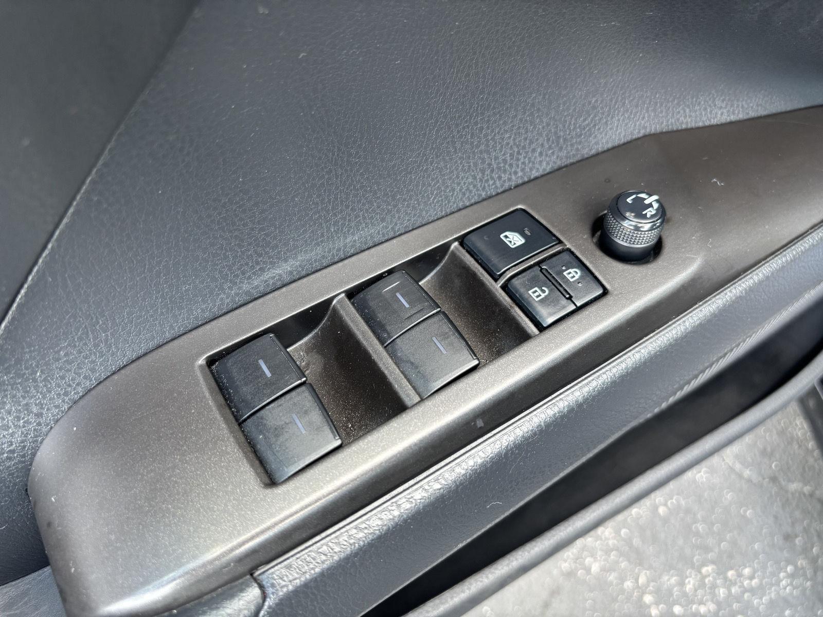 2021 Toyota Camry SE photo 12