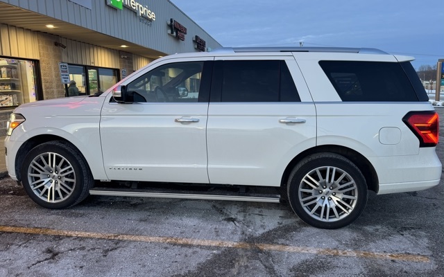 2023 Ford Expedition Platinum's photo