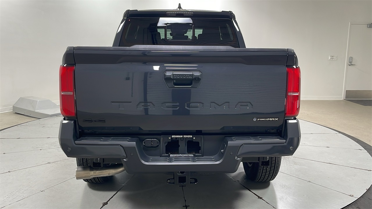 2025 Toyota Tacoma TRD Sport 4x4 photo 4