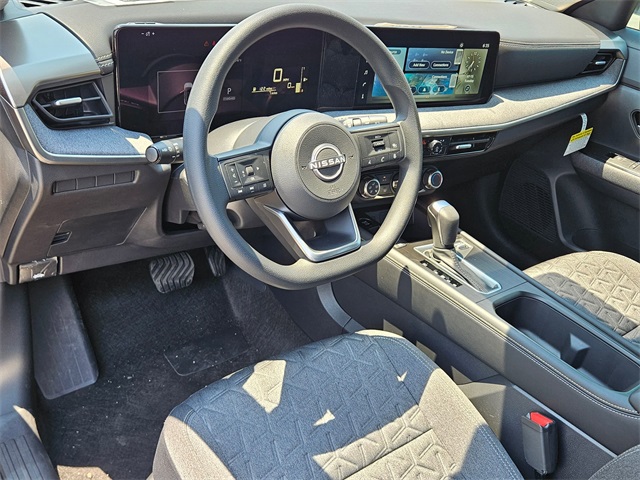 2025 Nissan Kicks SV photo 5