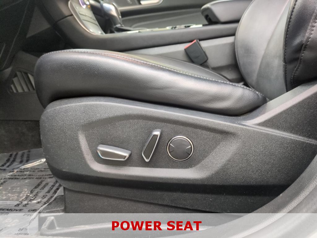 2018 Ford Edge Titanium photo 15