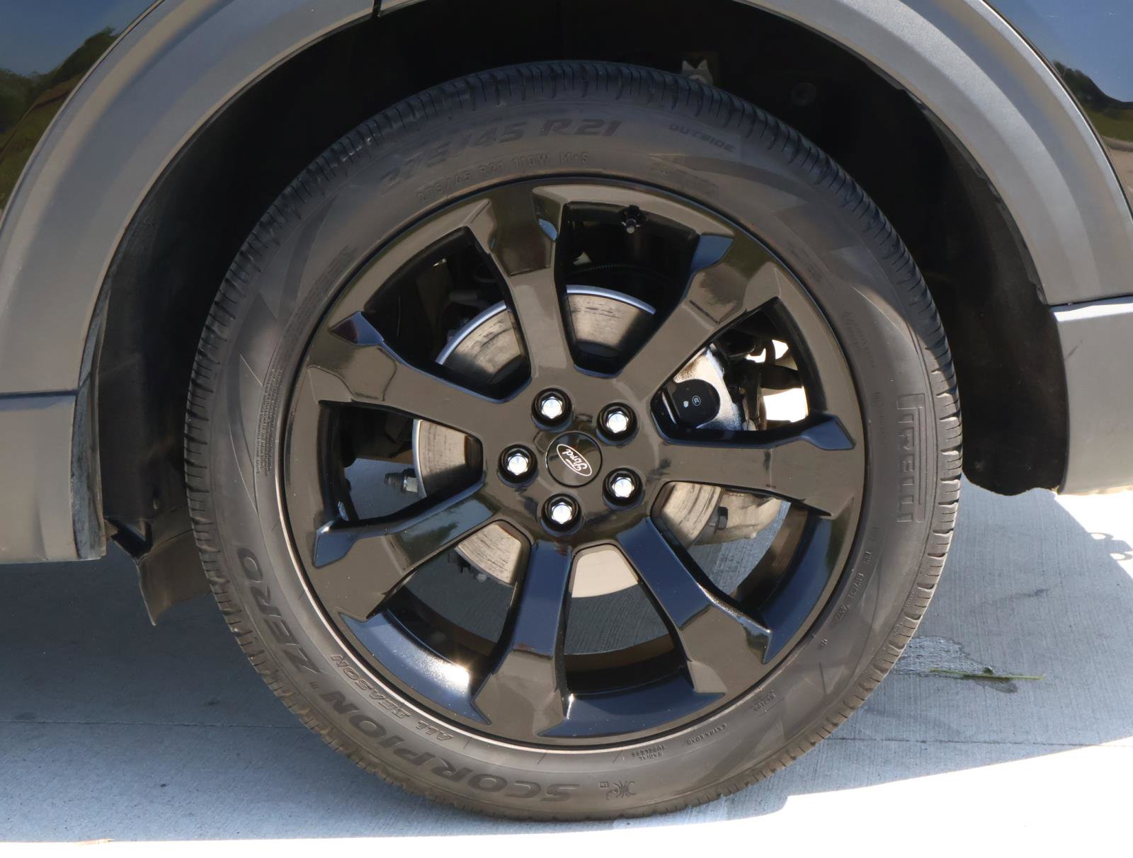 2023 Ford Explorer ST-Line photo 9