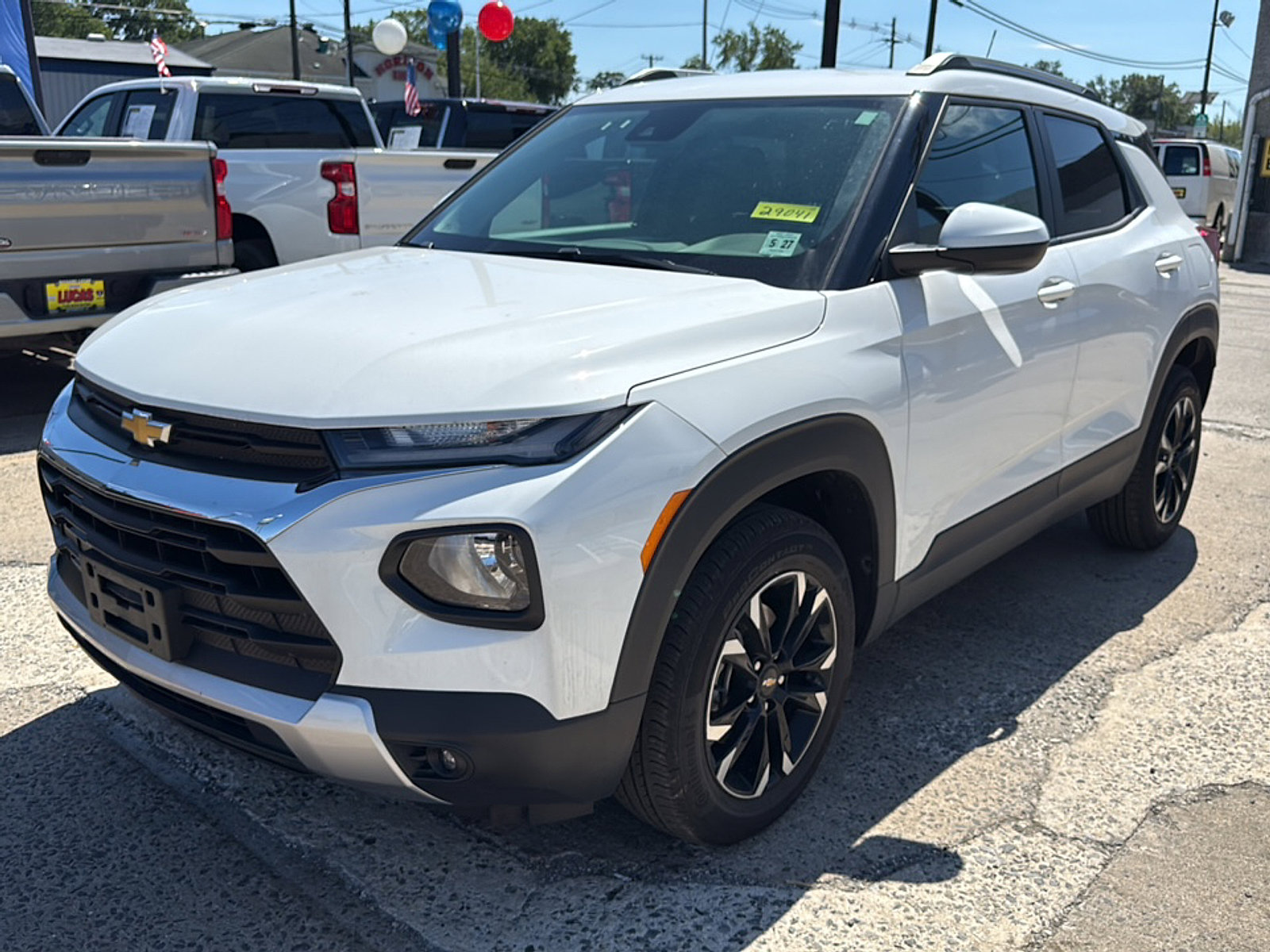 2022 Chevrolet Trailblazer LT photo 2