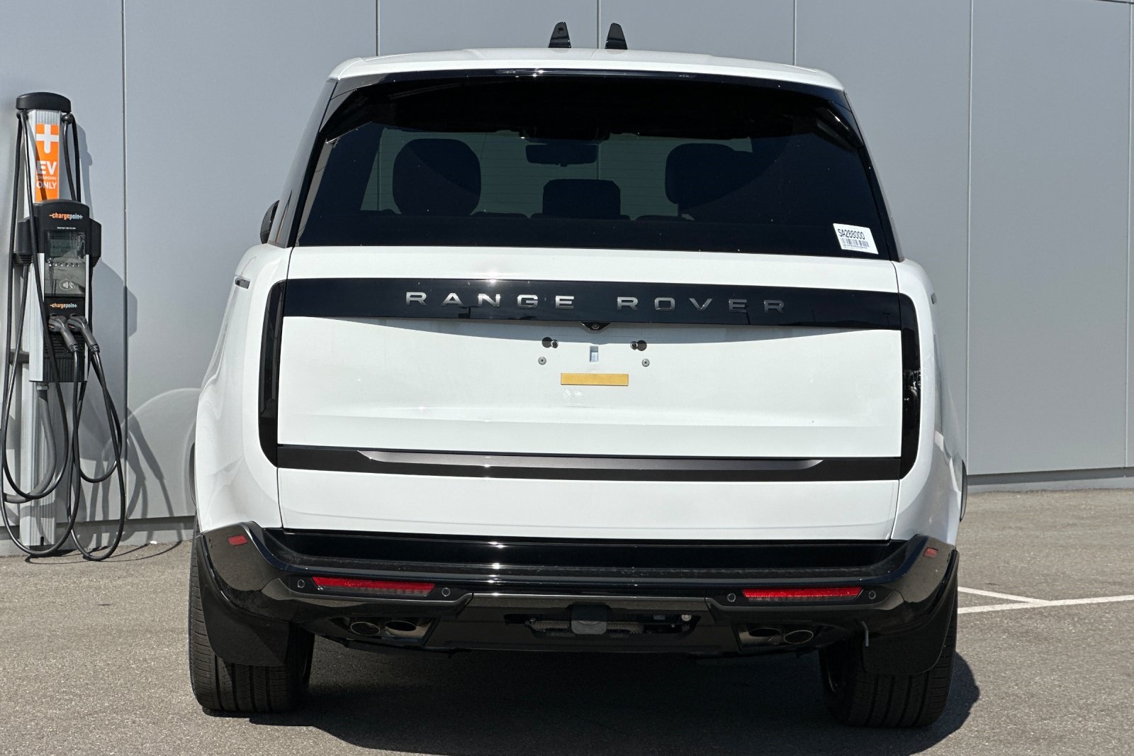 2025 Land Rover Range Rover SE photo 4