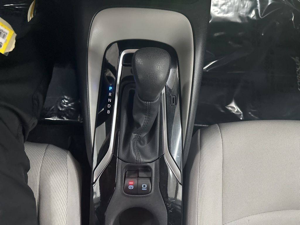 2022 Toyota Corolla LE photo 16