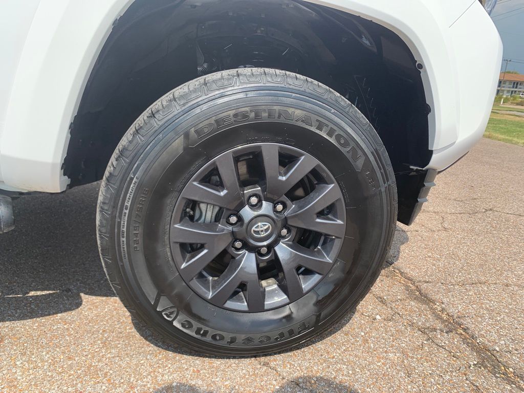 2023 Toyota Tacoma SR5 photo 9