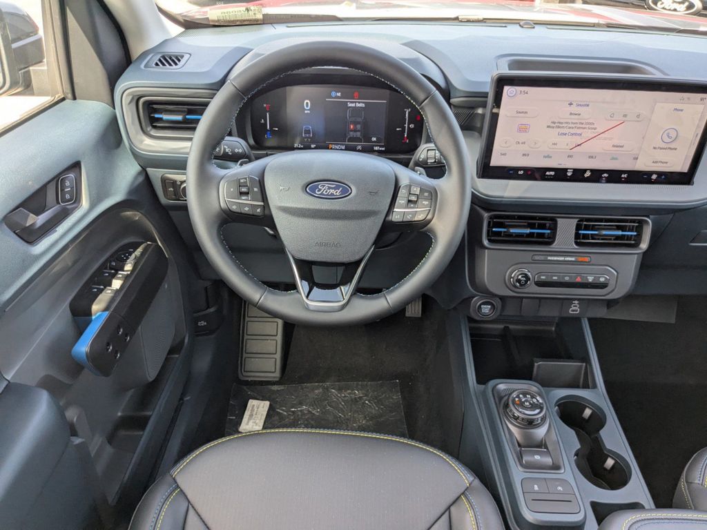 2025 Ford Maverick photo 14