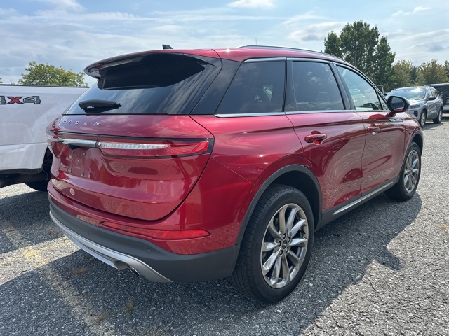 2022 Lincoln Corsair Standard photo 4