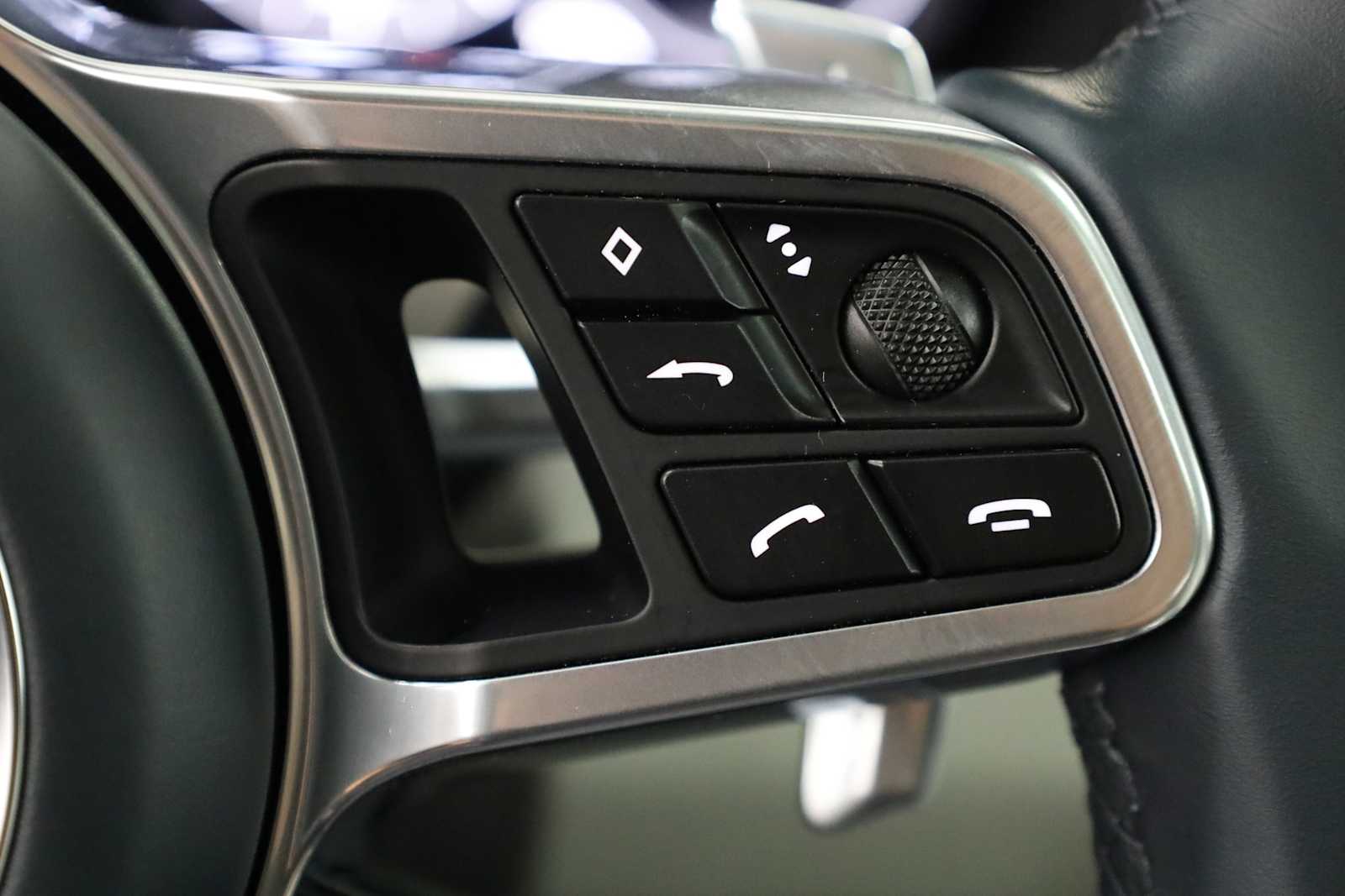 2023 Porsche Cayenne Coupe photo 26