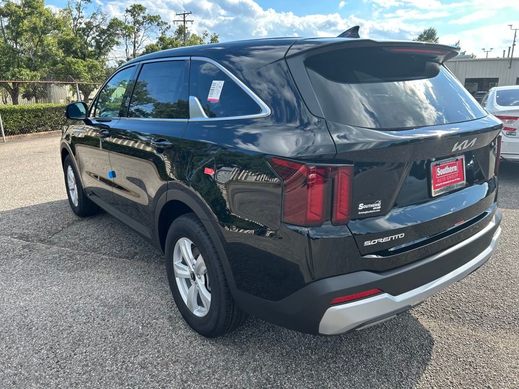 2026 Kia Sorento LX photo 4