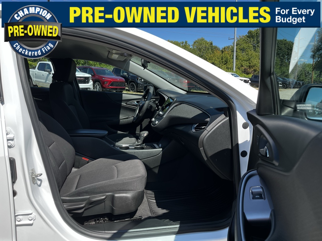 2021 Chevrolet Malibu LS photo 26
