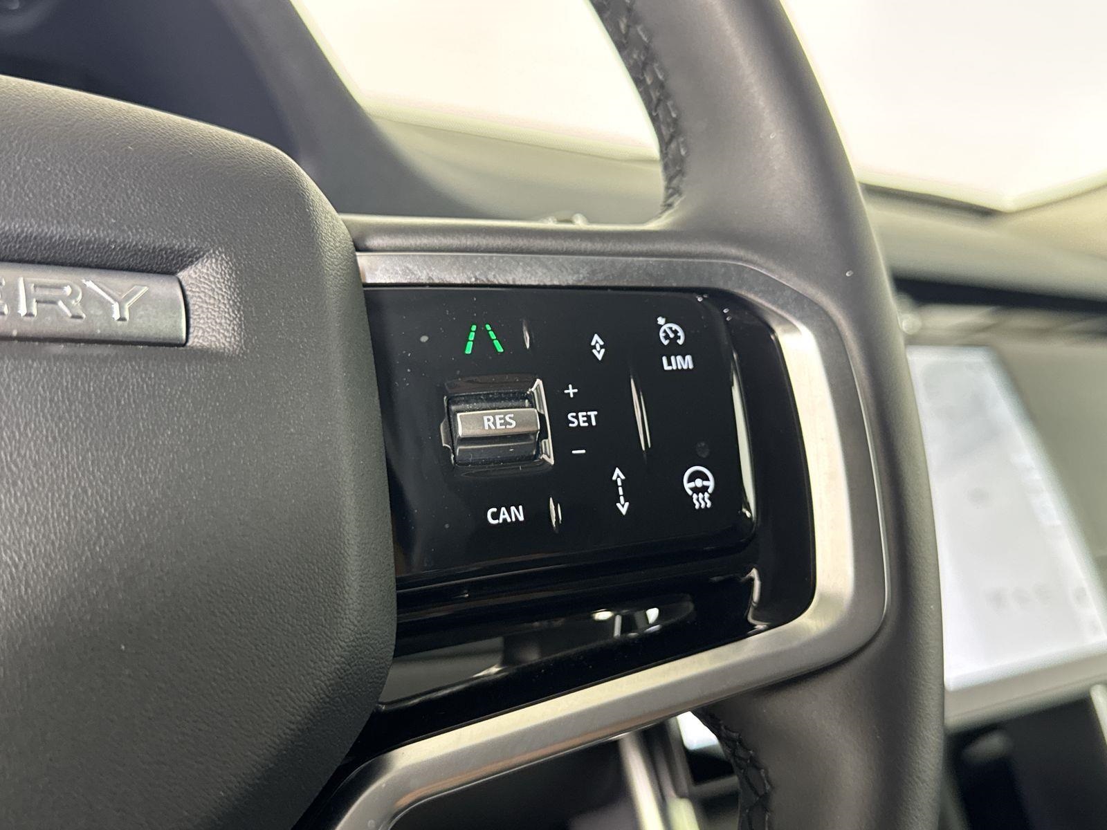 2025 Land Rover Discovery Sport S photo 14