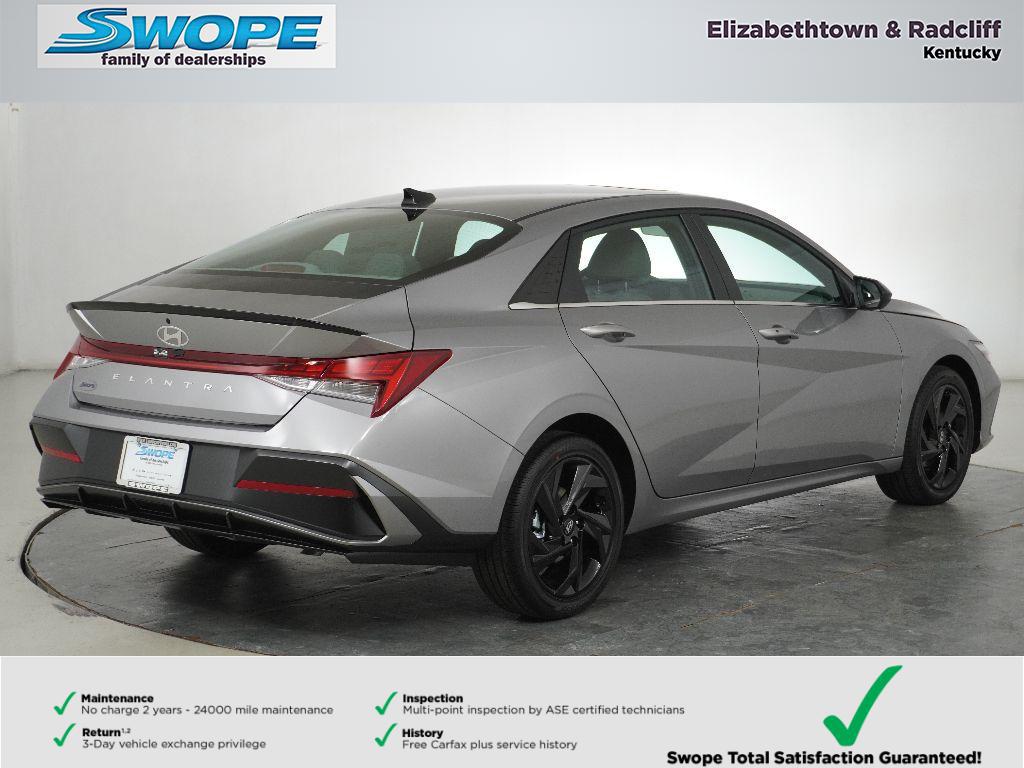 2026 Hyundai Elantra SEL Sport photo 2