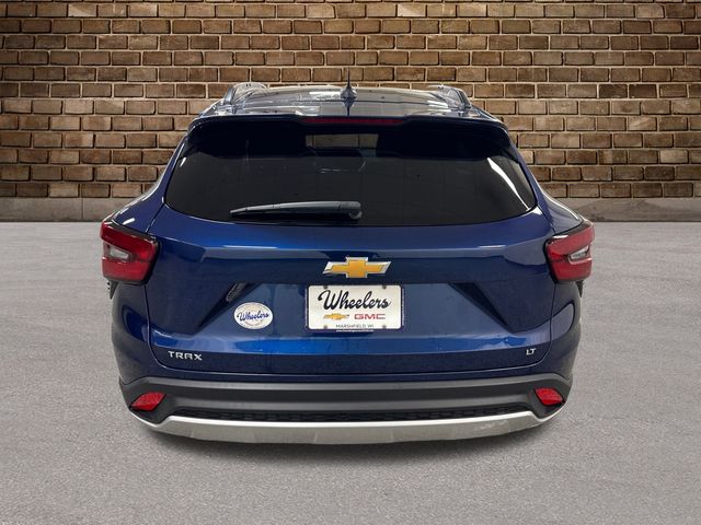 2024 Chevrolet Trax LT photo 4