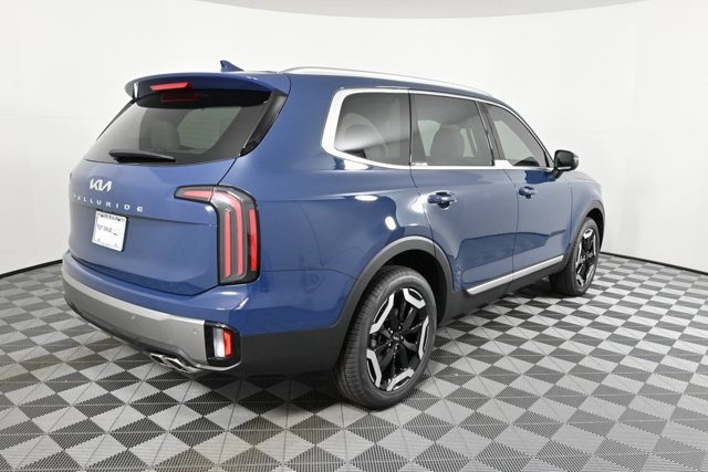 2025 Kia Telluride EX photo 2