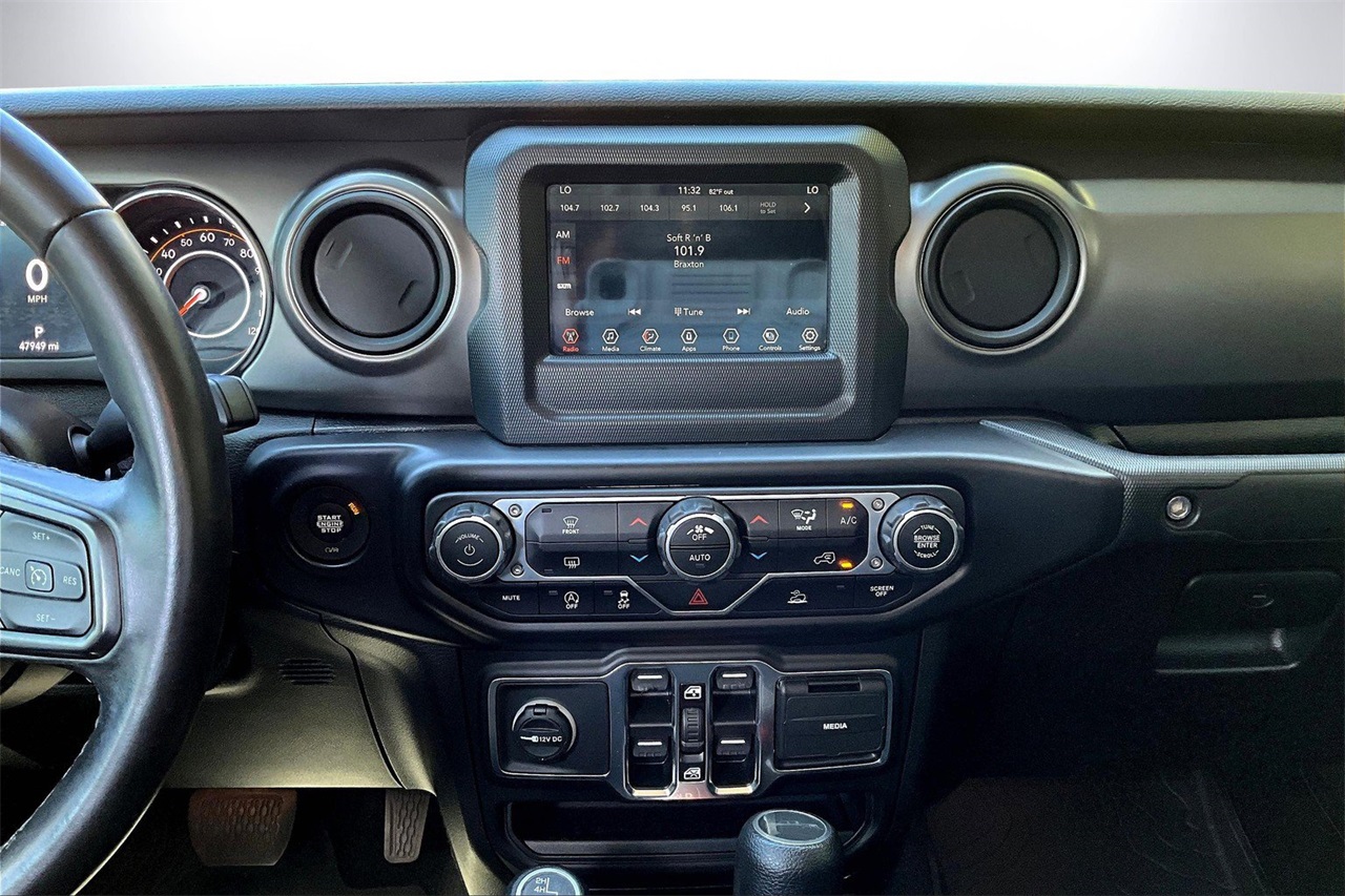 2021 Jeep Gladiator Sport photo 11