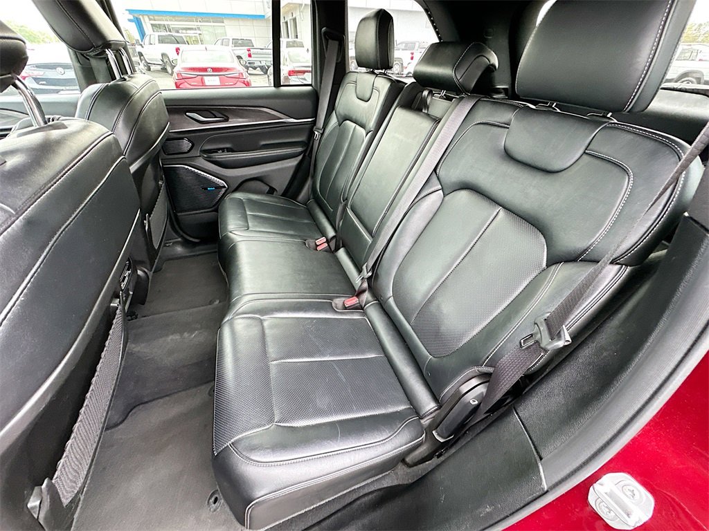 2022 Jeep Grand Cherokee Overland photo 25
