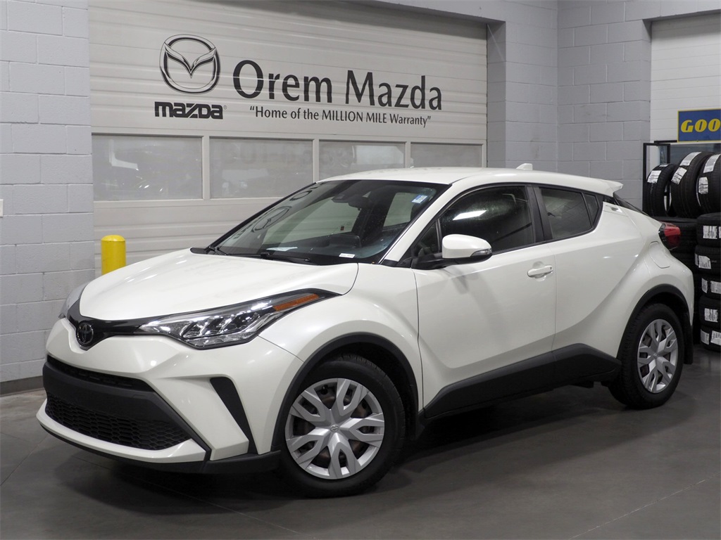 2020 Toyota C-HR LE's photo