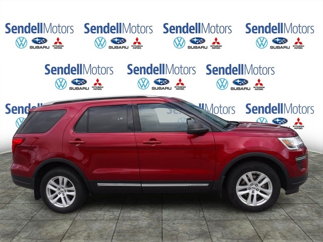 2018 Ford Explorer XLT photo 2
