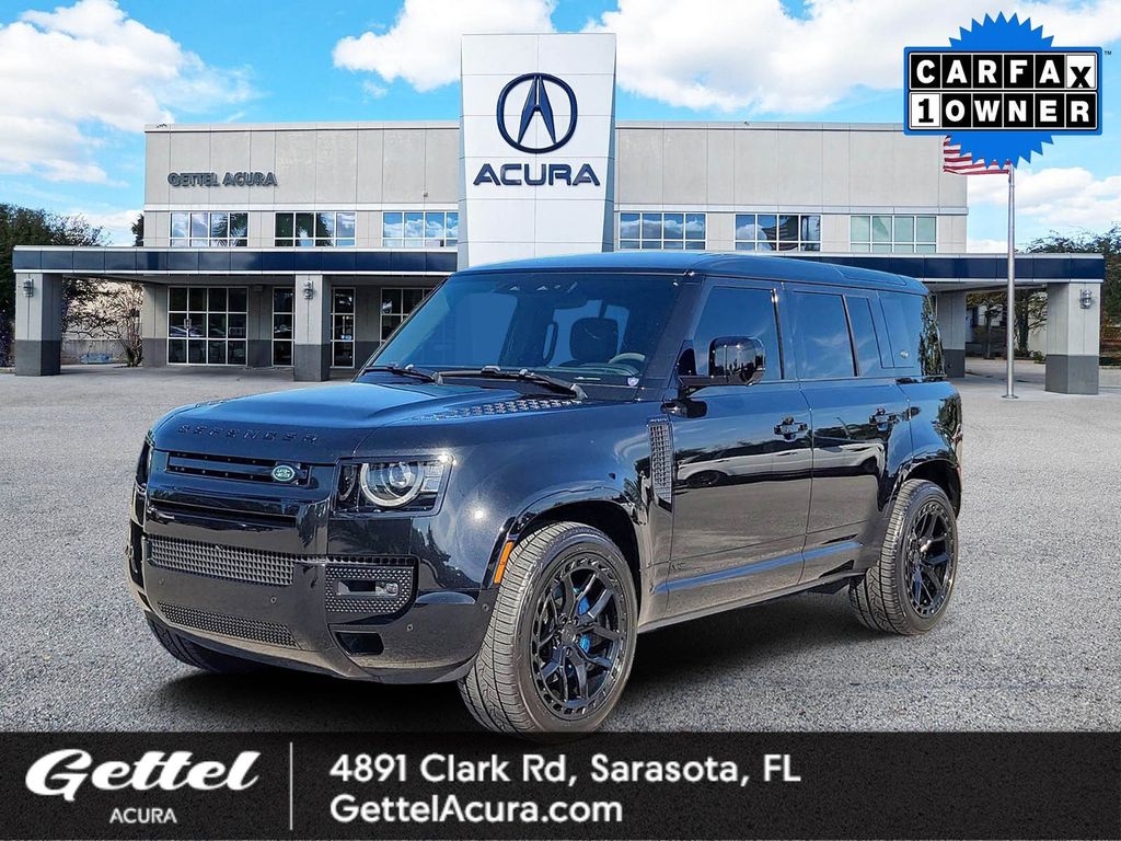 2022 Land Rover Defender V8's photo