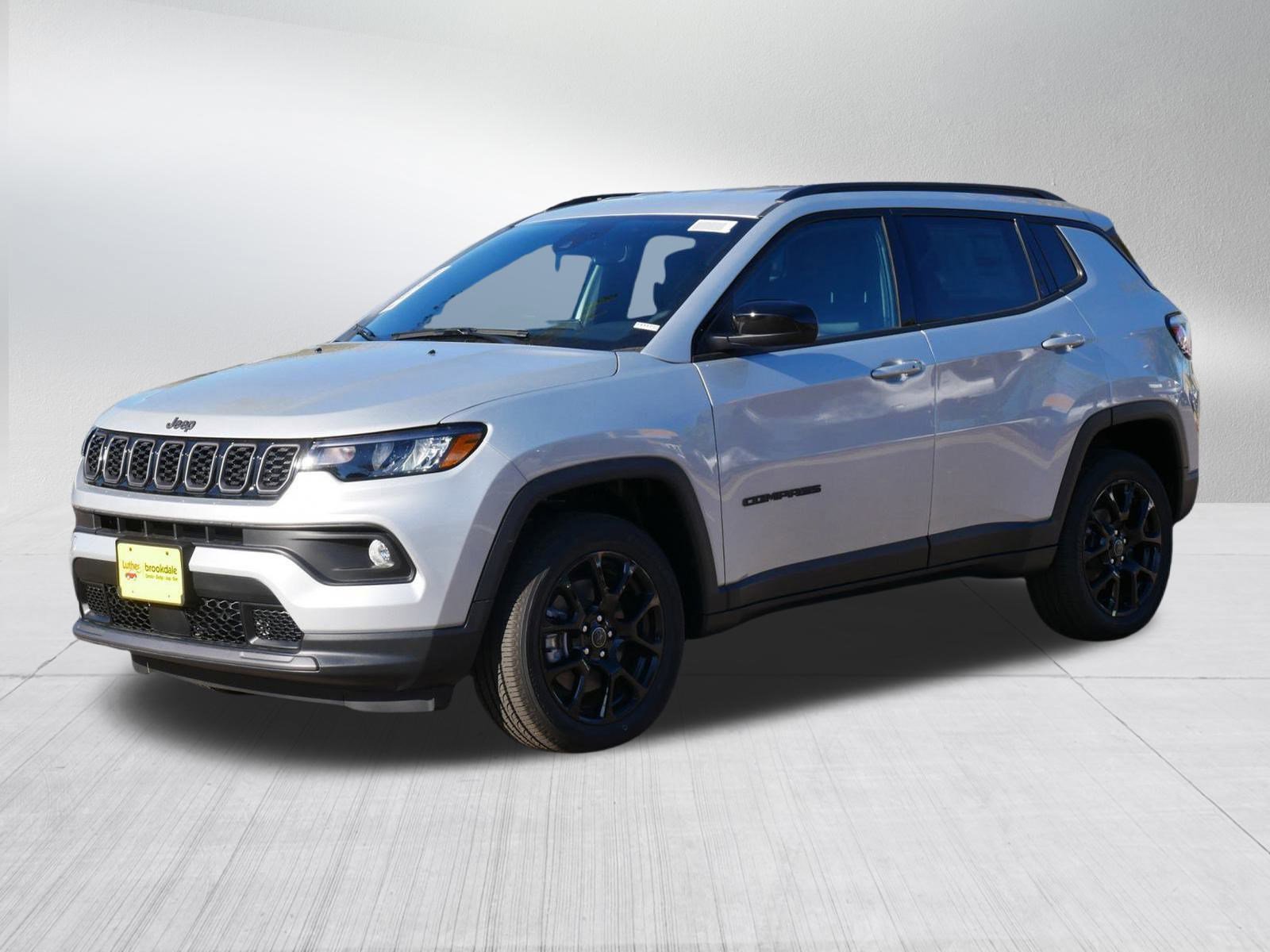 2026 Jeep Compass Latitude photo 2