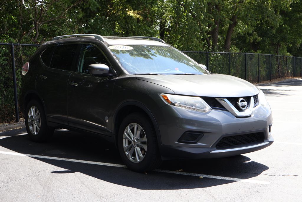 2016 Nissan Rogue SV photo 9
