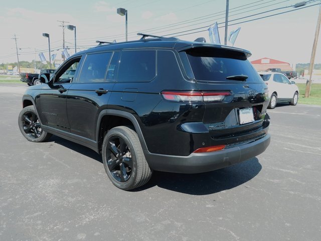 2023 Jeep Grand Cherokee Laredo Altitude photo 6