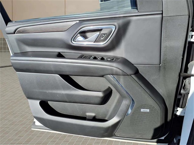 2023 Chevrolet Suburban LT photo 23