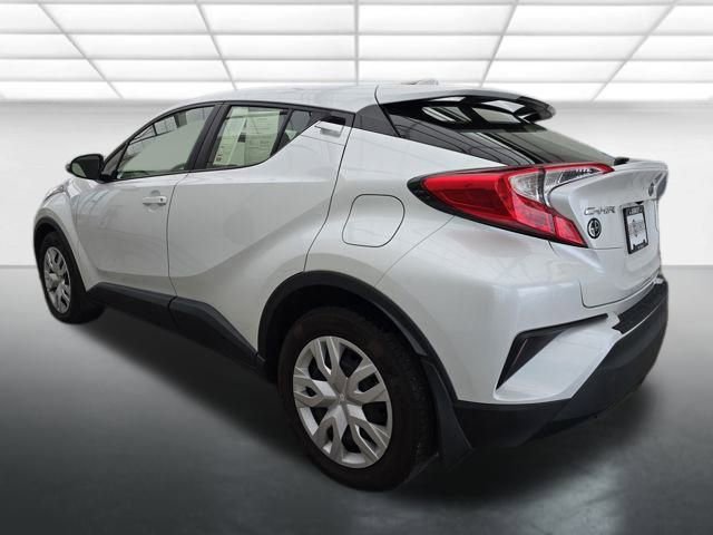 2022 Toyota C-HR XLE photo 3