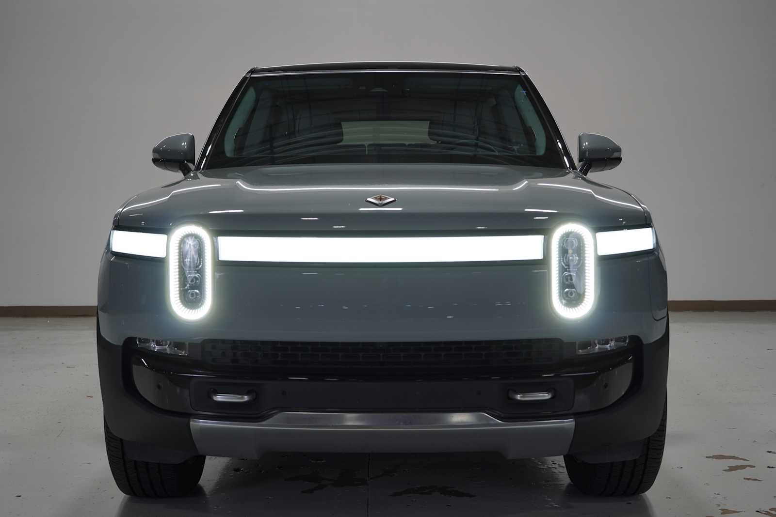 Used 2023 Rivian R1S Adventure with VIN 7PDSGABA7PN008232 for sale in Grapevine, TX