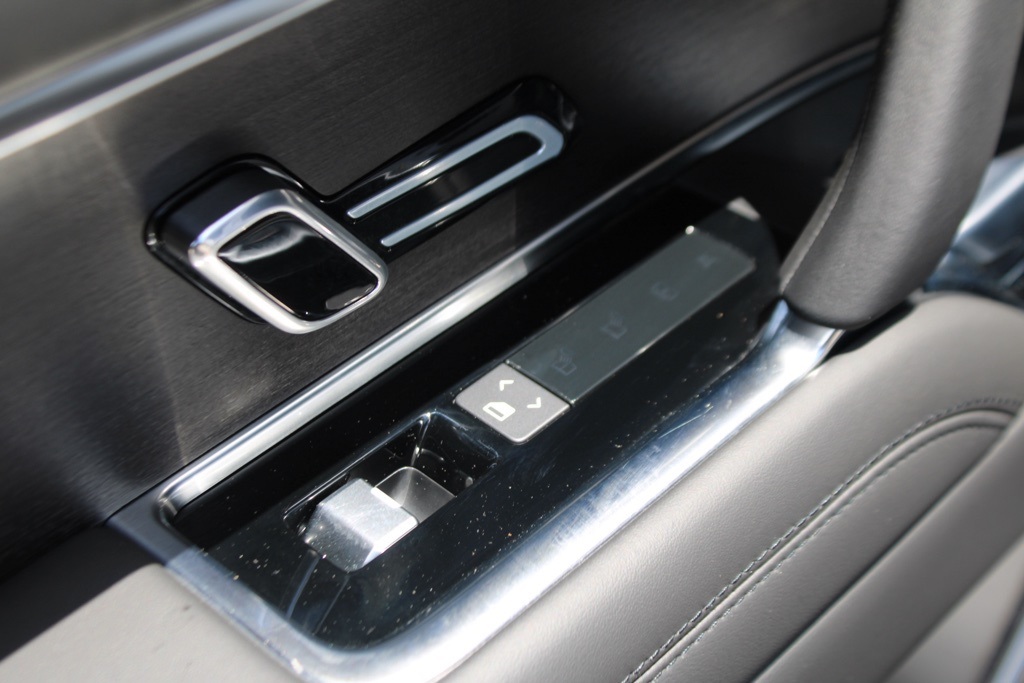 2024 Land Rover Range Rover SE photo 21