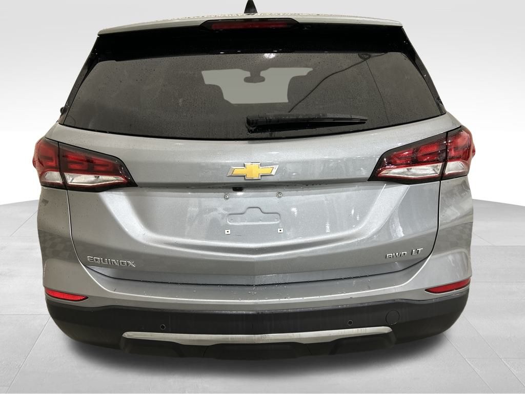2024 Chevrolet Equinox LT photo 3