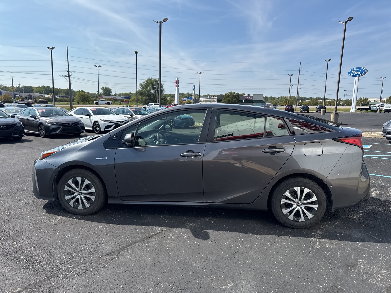 2019 Toyota Prius XLE AWD-e photo 6