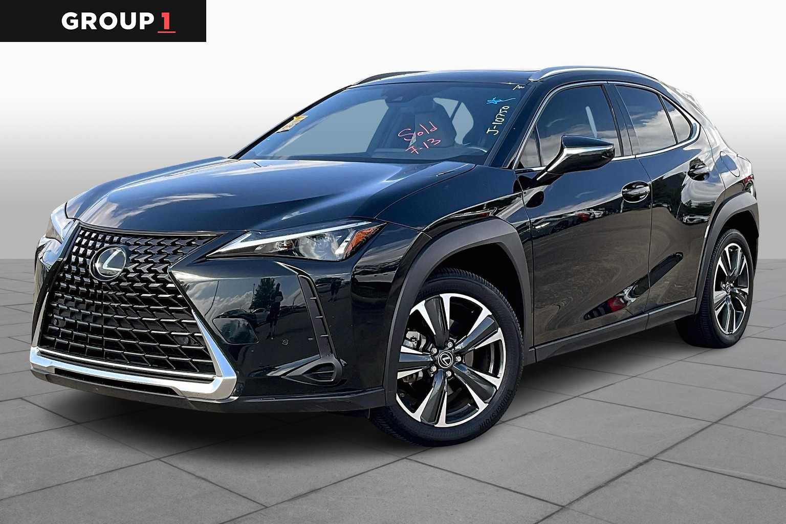 2024 Lexus UX Hybrid 250h's photo