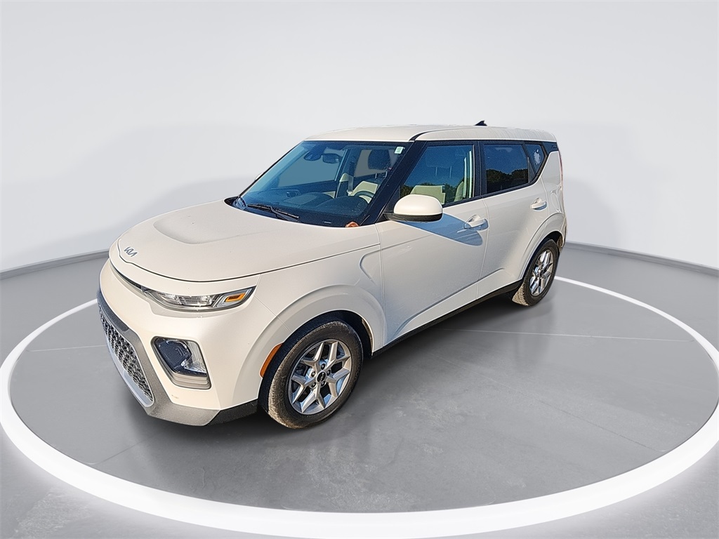 2022 Kia Soul LX photo 3