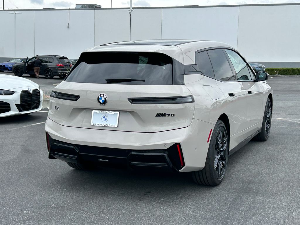 2026 Bmw iX iX M70 photo 5
