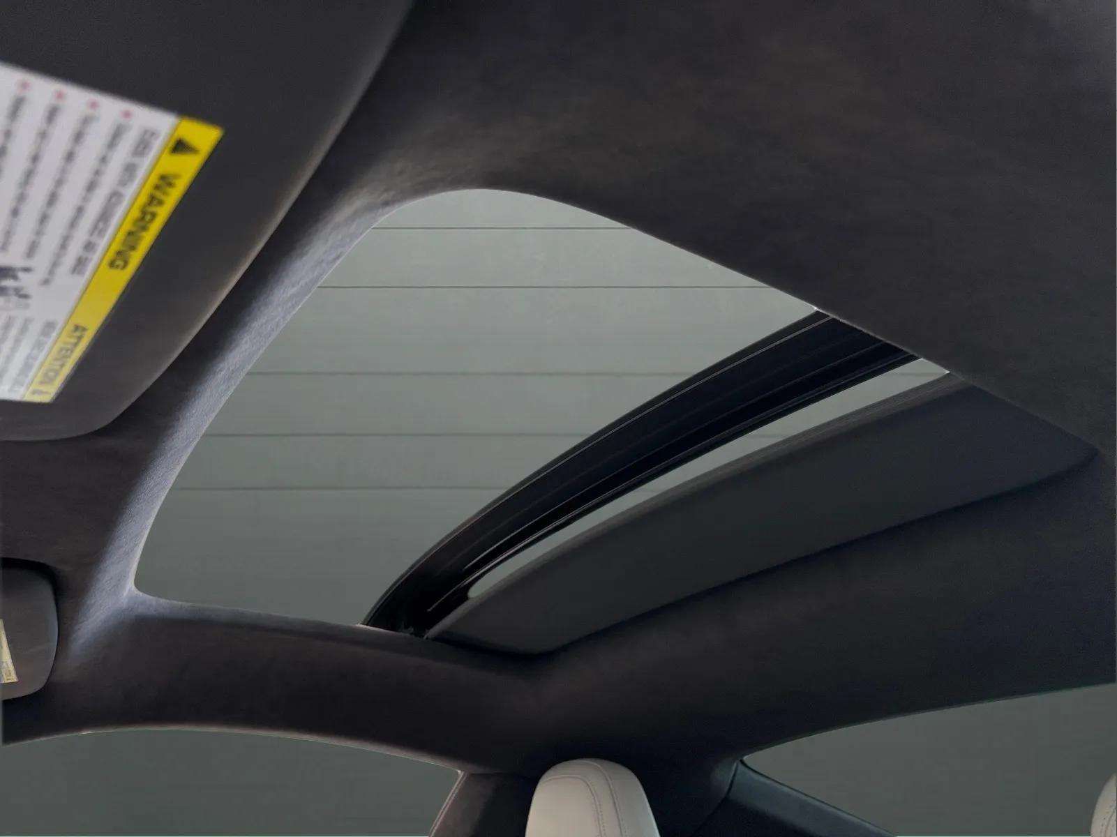 2021 Porsche 911 Turbo S photo 16