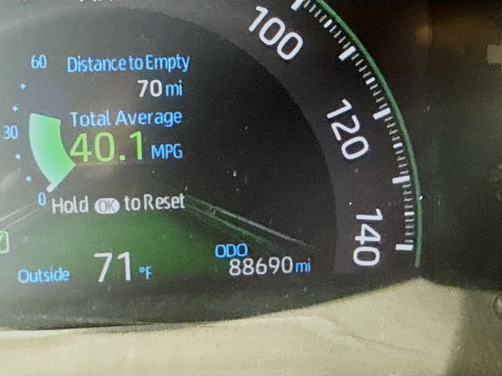 2023 Toyota RAV4 Hybrid XLE photo 12