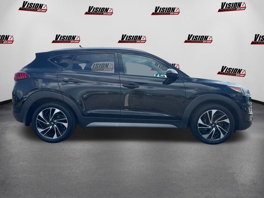 2019 Hyundai Tucson Sport photo 3