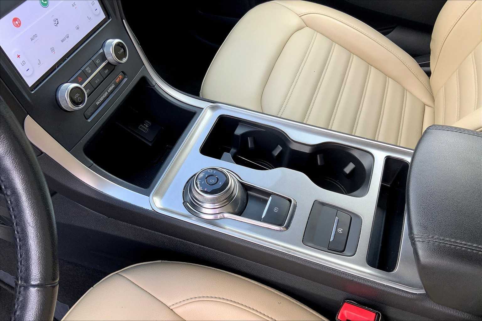 2023 Ford Edge SEL photo 16