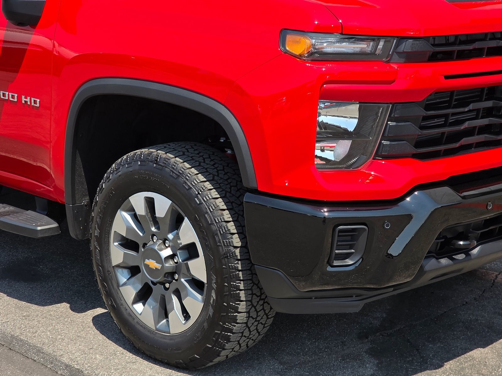 2025 Chevrolet Silverado 2500HD Custom photo 4