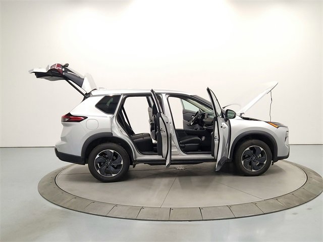 2024 Nissan Rogue SV photo 14